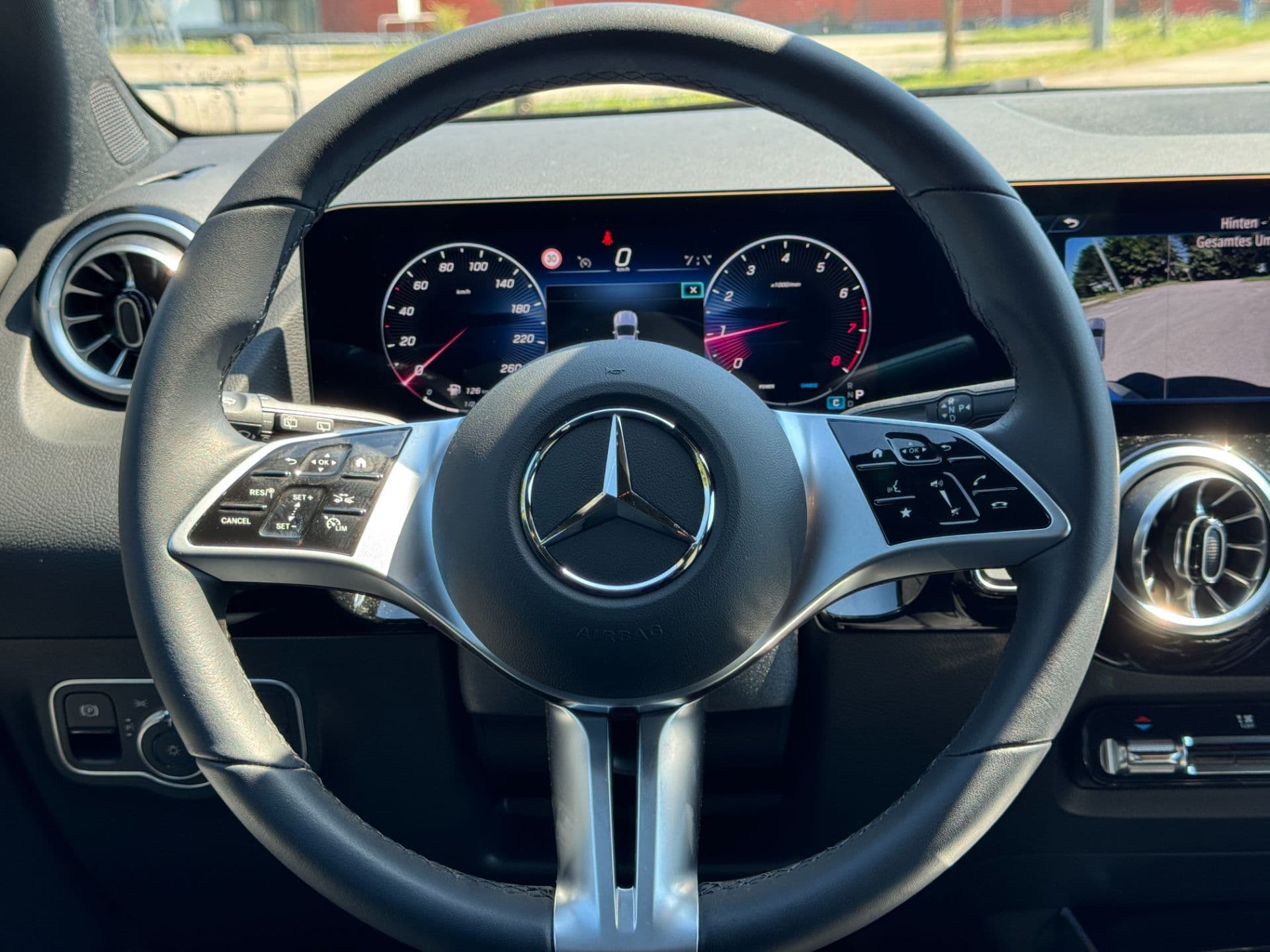 Mercedes-Benz GLA 200 Progressuve Aut. - Bild 16