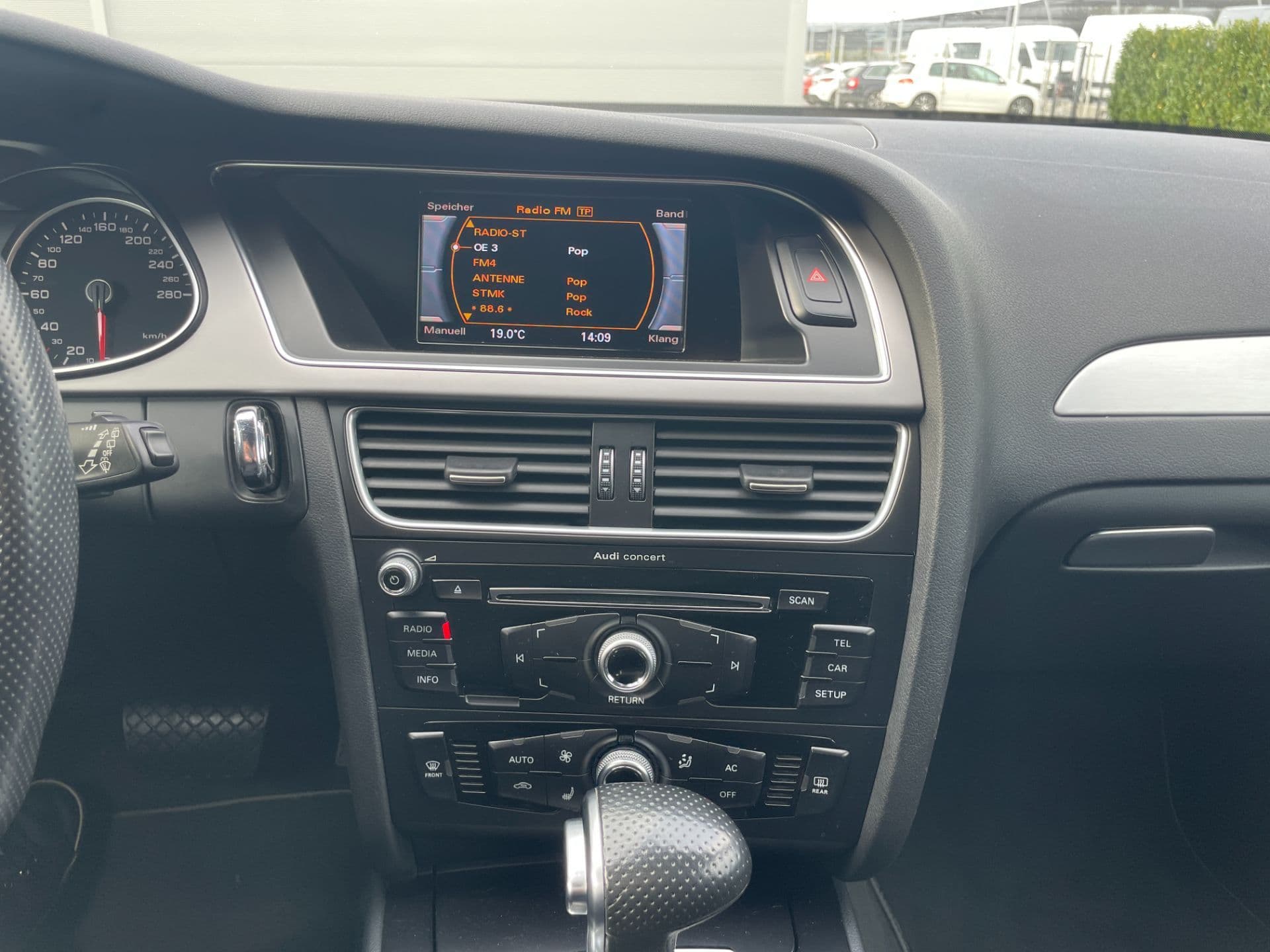 Audi A4 Avant 2,0 TFSI quattro - Bild 24