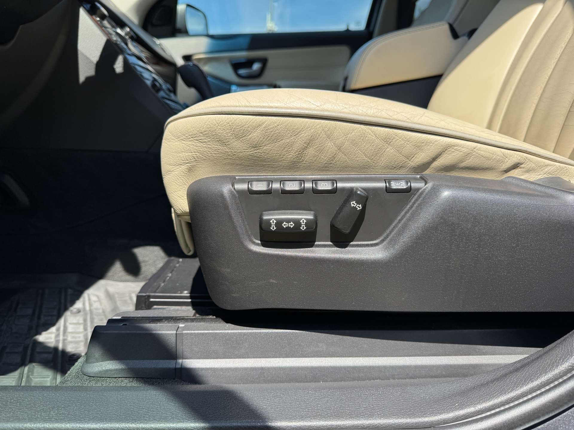 Volvo XC90 4,4 V8 Geartronic Executive AWD |*1.BESITZ* VOLL* - Bild 18