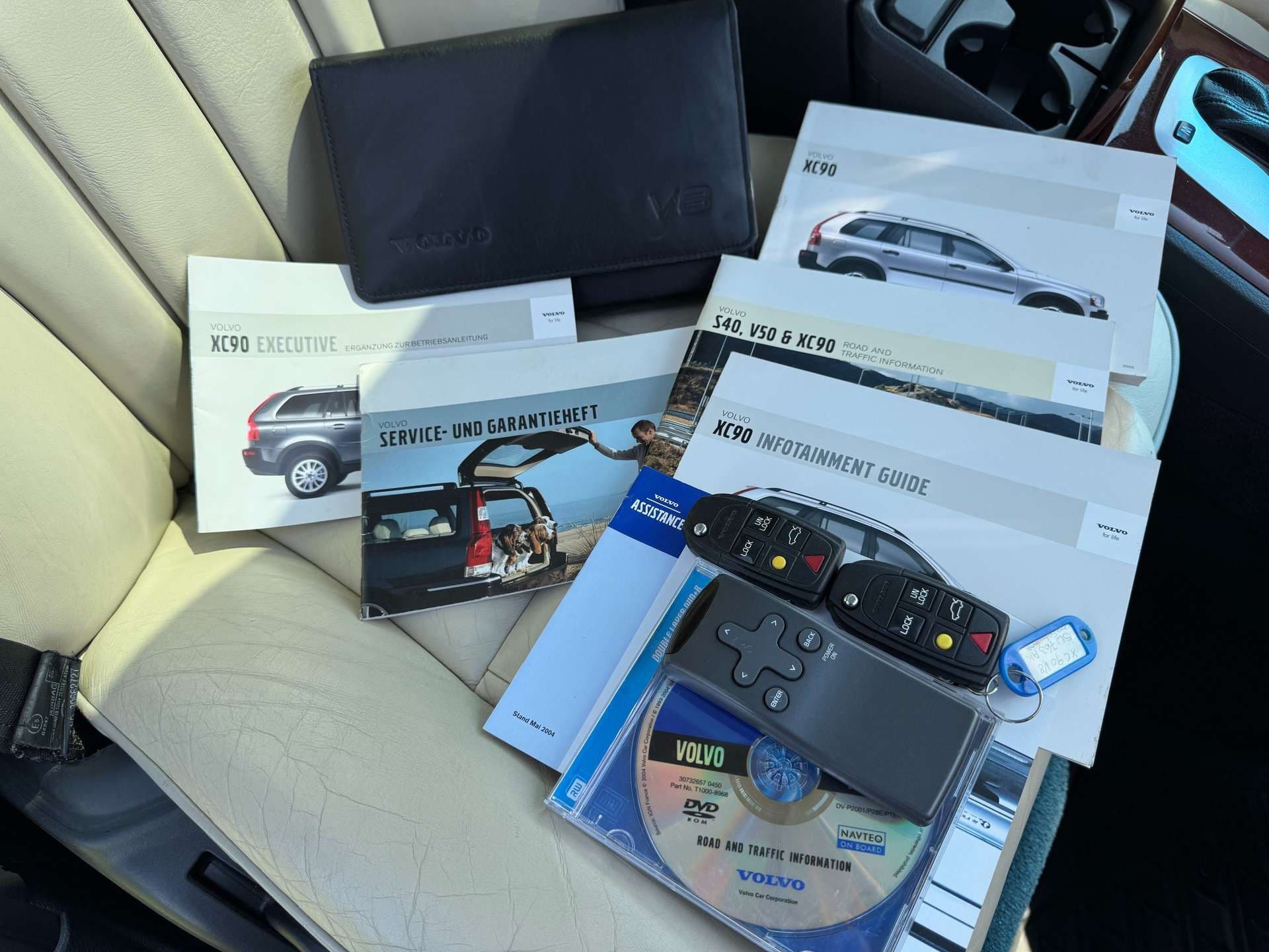 Volvo XC90 4,4 V8 Geartronic Executive AWD |*1.BESITZ* VOLL* - Bild 48