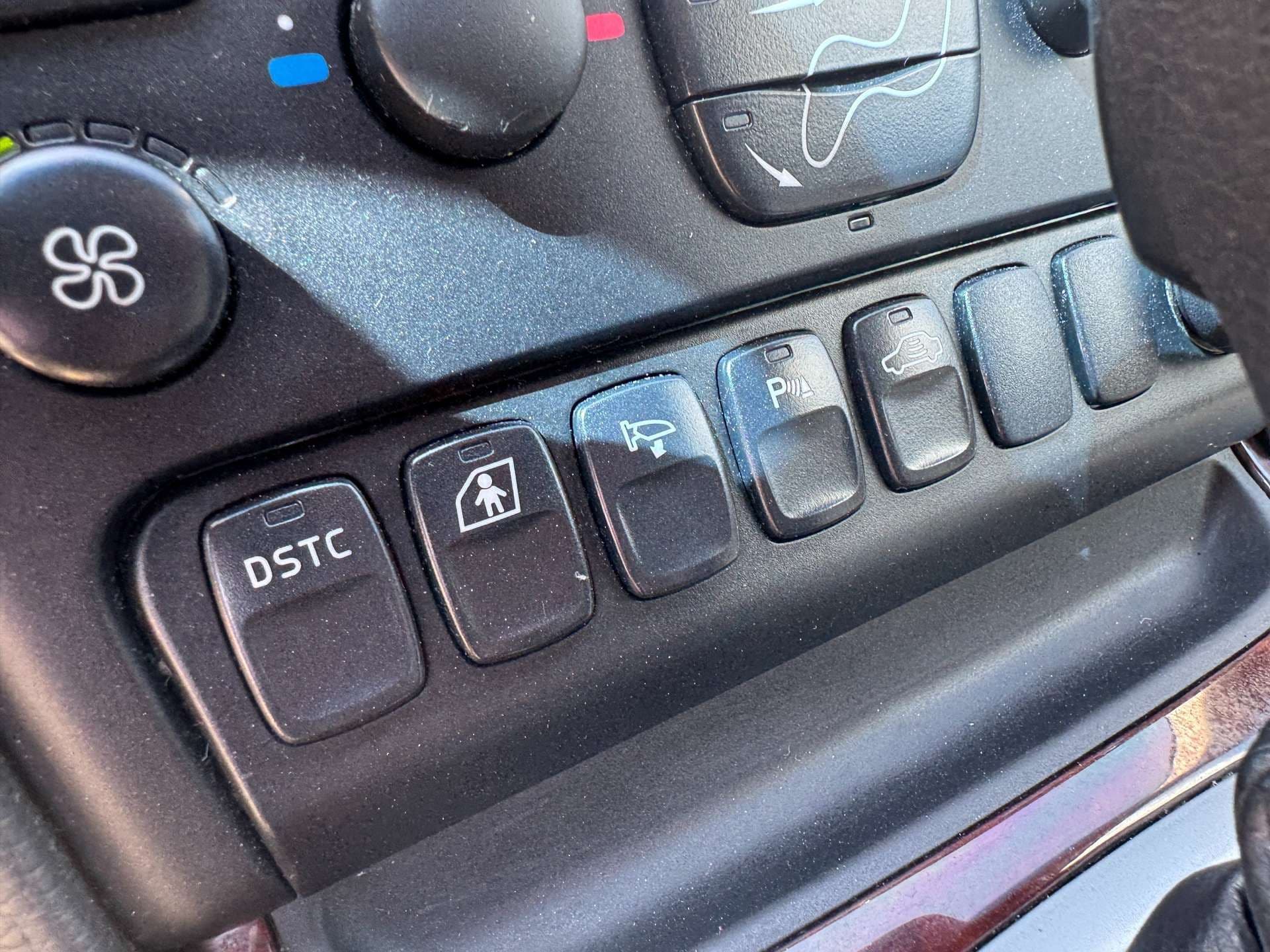 Volvo XC90 4,4 V8 Geartronic Executive AWD |*1.BESITZ* VOLL* - Bild 28