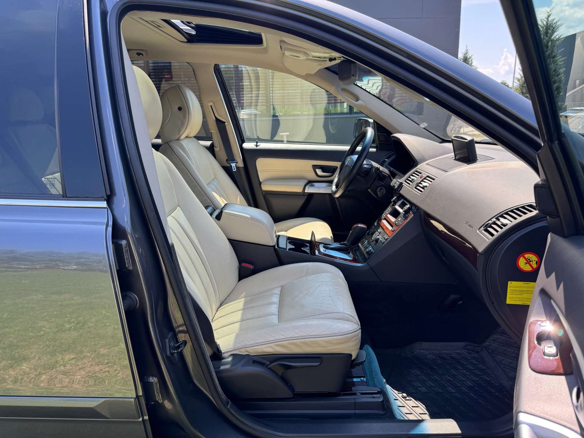 Volvo XC90 4,4 V8 Geartronic Executive AWD |*1.BESITZ* VOLL* - Bild 46