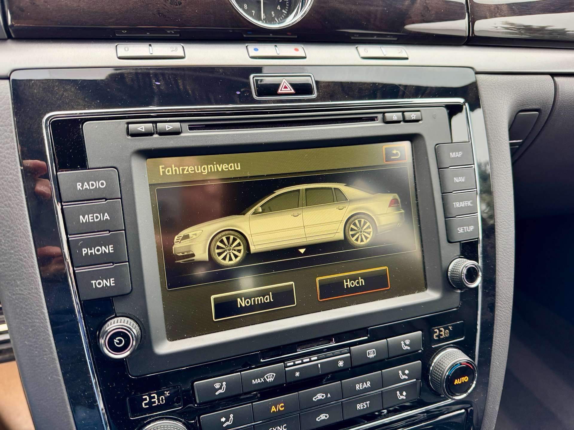 Volkswagen Phaeton 4,2 V8 5-Sitzer 4Motion | *** VERKAUFT *** - Bild 49