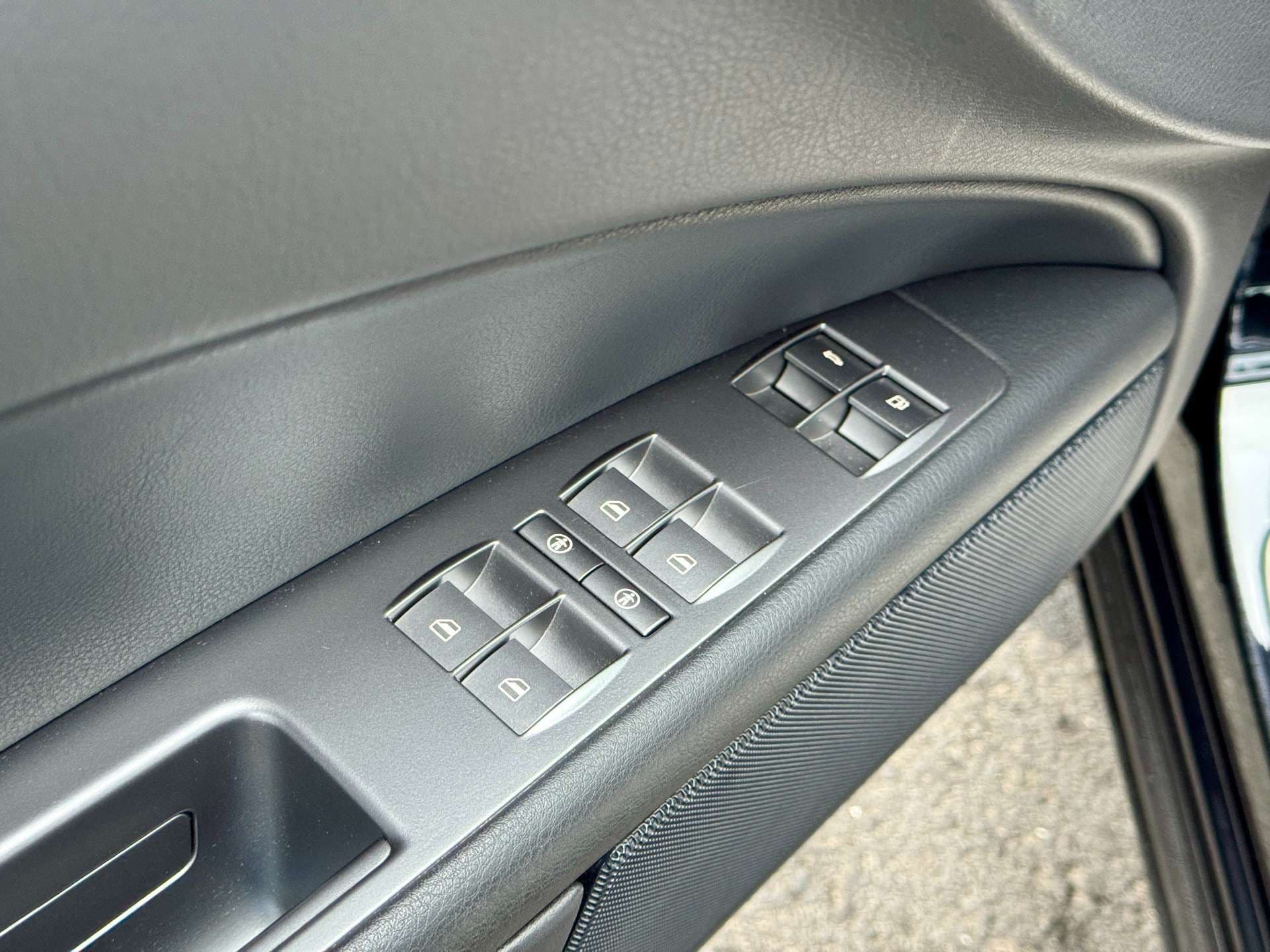 Volkswagen Phaeton 4,2 V8 5-Sitzer 4Motion | *** VERKAUFT *** - Bild 17