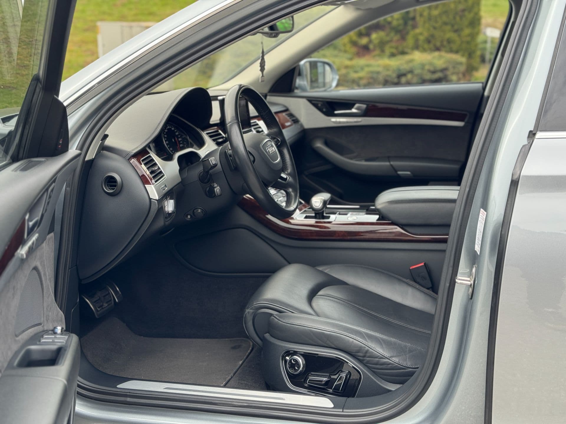 Audi A8 4,2 FSI V8 quattro Tiptronic - Bild 11