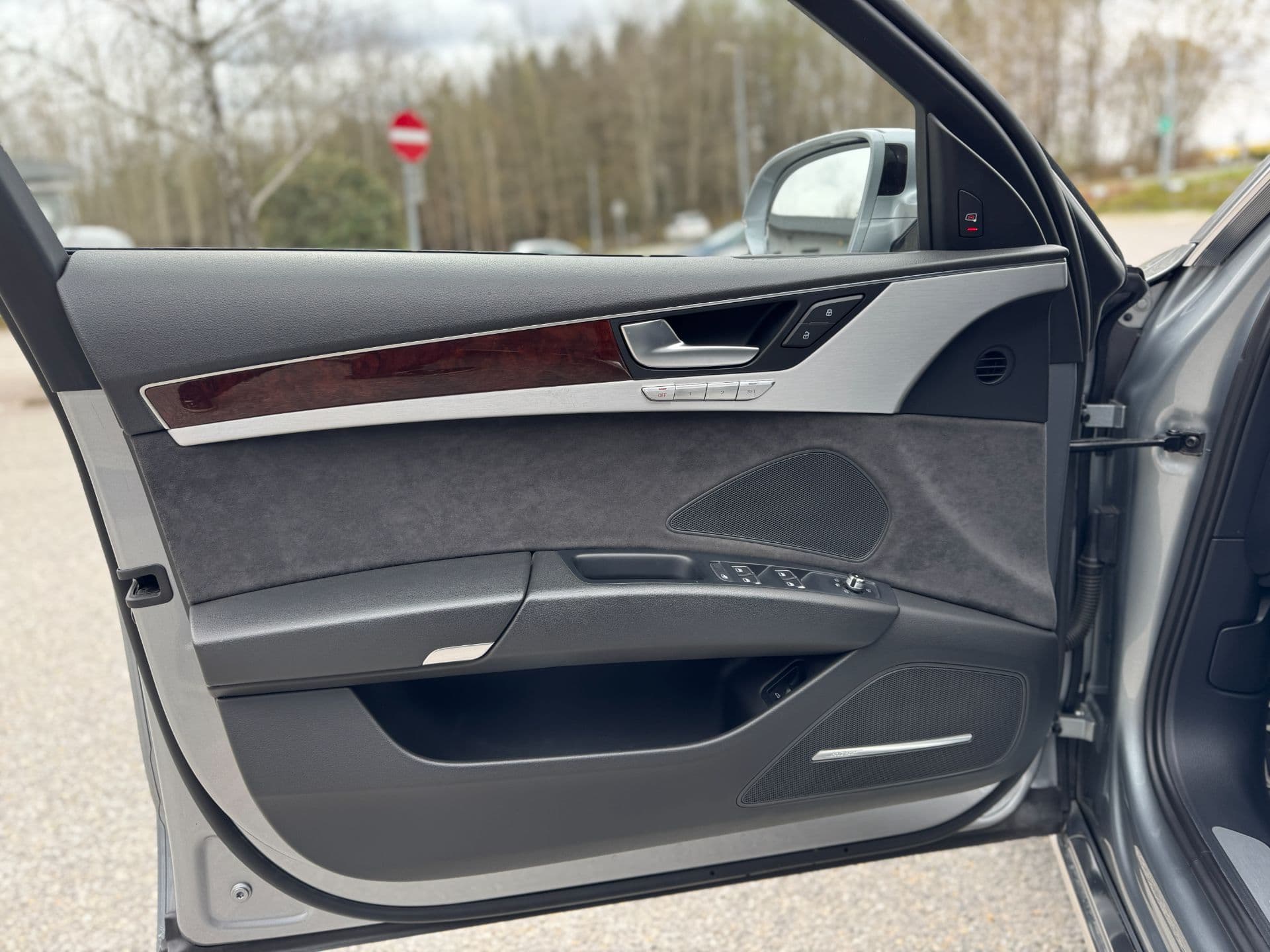 Audi A8 4,2 FSI V8 quattro Tiptronic - Bild 13