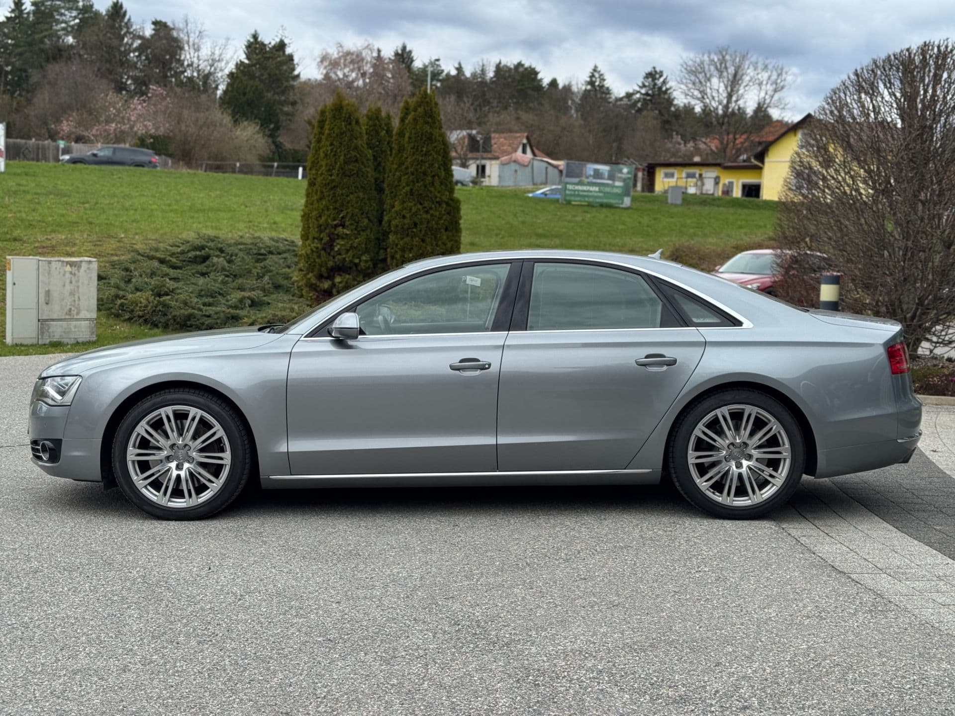 Audi A8 4,2 FSI V8 quattro Tiptronic - Bild 4